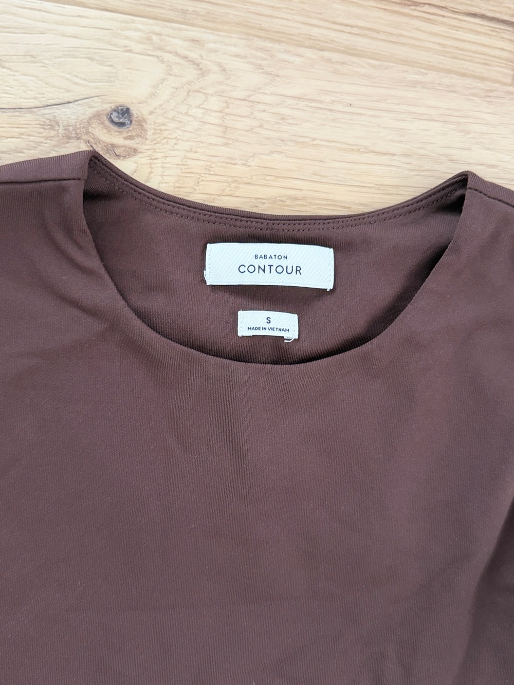 Aritzia Contour Long Sleeve - Picture 2 of 2